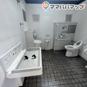 巣鴨四丁目児童遊園のオムツ替え台情報 画像3