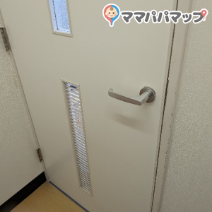 スーパースポーツゼビオ 山形吉原店の授乳室・おむつ替え台の写真(1枚目)