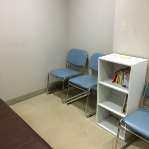 共同利用授乳室。子ども用に絵本の用意がありました。