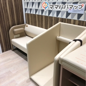 つかまり立ち1台とベンチ