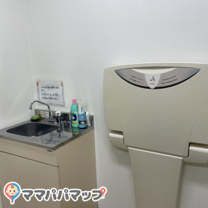 市立住吉図書館(1F)の授乳室・オムツ替え台情報 画像4