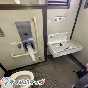 代々木みどり公園の授乳室・おむつ替え台の写真(3枚目)