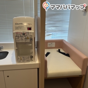 あかし市民図書館(パピオス明石内)(4F)の授乳室・オムツ替え台情報 画像1
