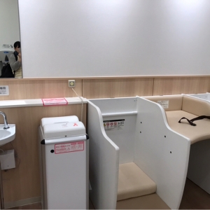 アピタタウンけいはんな(1F)の授乳室・オムツ替え台情報 画像7