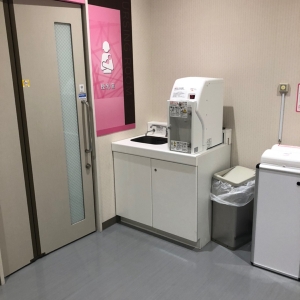 ホームズ千葉ニュータウン店の授乳室・オムツ替え台情報 画像16