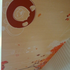 オムツ交換台の天井