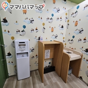 小山ゆうえんハーベストウォーク(1F)の授乳室・オムツ替え台情報 画像2