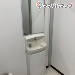 ナフコ　ツーワンスタイル(1F)の授乳室・オムツ替え台情報 画像4