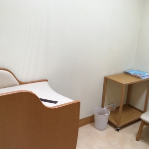 オムツ台がある個室