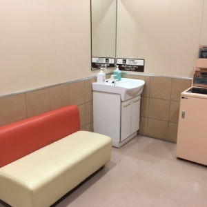 オムツゴミ箱、手洗いシンク