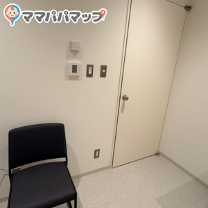 川口総合文化センターリリア1F(1F)の授乳室・おむつ替え台の写真(2枚目)