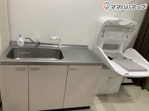 ロイヤルホームセンターの授乳室 オムツ替え台情報