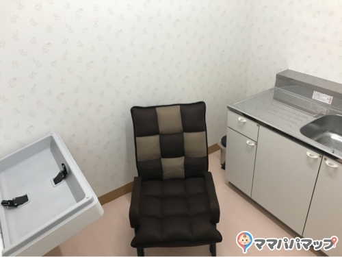 コーナン堺高須店の授乳室 オムツ替え台情報