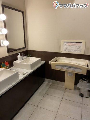 ピッツェリア ブル 安城店のオムツ替え台情報