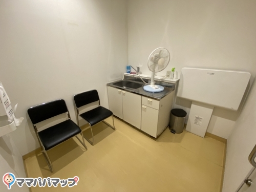 ホームセンターコーナン 鶴見元宮店の授乳室 オムツ替え台情報